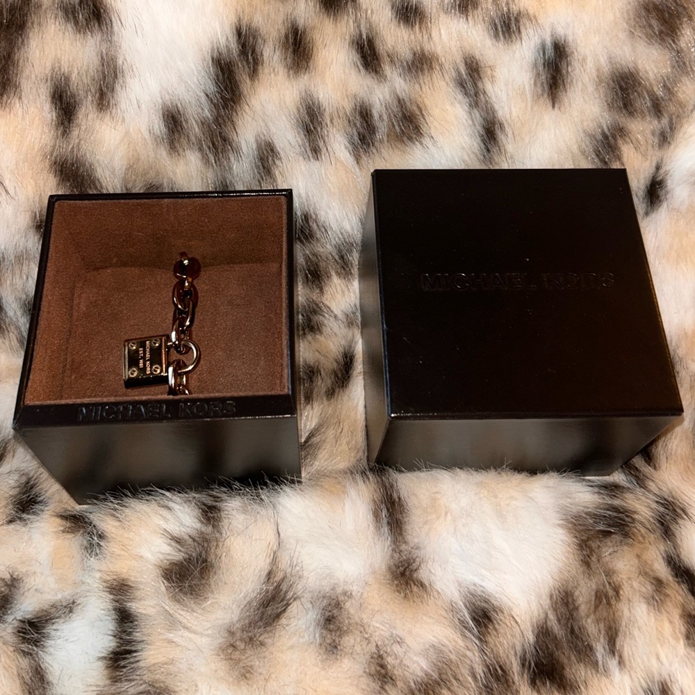 MICHAEL KORS MKJ4343791 Rose Gold Tone Chain Bracelet Padlock with Box - Picture 15 of 16